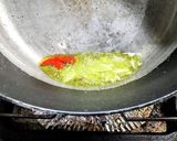 骨付き鶏もも肉と野菜とキノコのクリーム煮作り方2写真