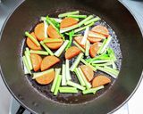 骨付き鶏もも肉と野菜とキノコのクリーム煮作り方4写真