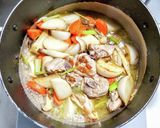 骨付き鶏もも肉と野菜とキノコのクリーム煮作り方6写真