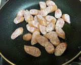 紫キャベツとソーセージのマスタード炒め作り方2写真