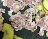 こってり!豚こまとりんごのガーリック炒め作り方3写真