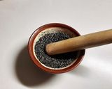 黒ゴマのすりごまのふりかけ☆容器に保存作り方1写真