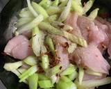 鶏むね肉とセロリのペペロンチーノ〜赤酒〜作り方4写真