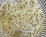 #簡単安価レンチンもやしと舞茸バター炒め作り方1写真