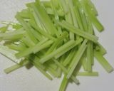 簡単★ブロッコリーの芯のあかり和え作り方1写真