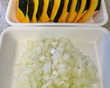 かぼちゃと玉ねぎの蒸し煮作り方1写真