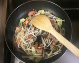 超簡単☆野菜たっぷり！旨しょう油焼うどん作り方3写真