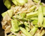イワシ蒲焼き缶とブロッコリー芯きんぴら作り方2写真
