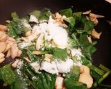 鳥ごぼうとほうれん草のクリーミー丼作り方2写真
