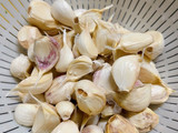 つるんと楽チン♪にんにく皮むき