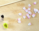 合格願✨蒲鉾を花びら型で抜き桜に作り方4写真