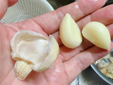 つるんと楽チン♪にんにく皮むき
