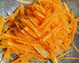 常備野菜に!丁寧に千切りした人参の塩揉み作り方8写真