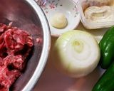 牛肉と野菜のマスタード入りマヨネーズ炒め作り方1写真