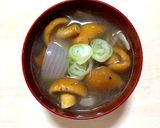 カラダ喜ぶ！特大なめこと玉葱の中華スープ作り方7写真