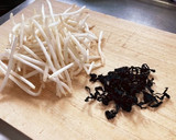 すぐできる！もやしとわかめのスープ作り方1写真