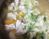 簡単！アツアツ　かぼちゃと白菜の豚汁　作り方2写真