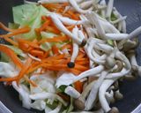 簡単！手羽元の胡麻味噌野菜炒め作り方2写真