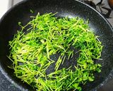 簡単一品。豆苗とお肉の炒め物。作り方1写真