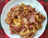 ハムとたまごの焼きうどん♪作り方1写真