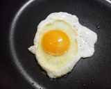 目玉焼きにはタバスコ‼簡単で美味しいよ作り方1写真