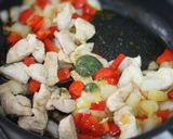 ポン酢で！ガパオ風鶏胸肉の炒め作り方3写真