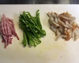 ちくわとピーマンとベーコンの塩昆布炒め作り方1写真