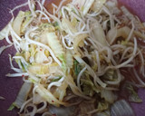 白菜ともやしのキムチ炒め作り方3写真