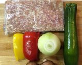鶏ひき肉とズッキーニのチーズ焼き作り方1写真