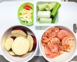 簡単◎鶏もも肉とさつま芋のピリ辛甘酢煮作り方1写真