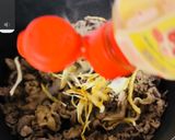 お疲れ飯。スタミナ牛丼on乾燥たまねぎ作り方3写真
