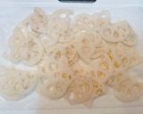 蓮根チップスサラダ☆食感パリパリッ作り方1写真