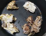 天然キノコなどアヒージョ風な旨旨炒め～作り方1写真