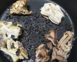 天然キノコなどアヒージョ風な旨旨炒め～作り方2写真