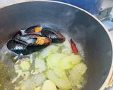 パクチーとムール貝のレモンバターパスタ作り方2写真