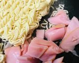 アレンジ★日清焼そば●ハム＆チーズ焼そば作り方1写真