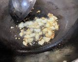 調味料不要　サバ味噌煮缶ニンニク炒飯作り方2写真