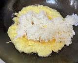 調味料不要　サバ味噌煮缶ニンニク炒飯作り方4写真
