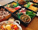 2021年おせち料理　盛り付け作り方1写真