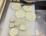 手作りパクチー入り　焼き餃子の皮作り方6写真