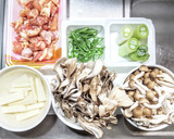 鳥肉とキノコの煮つけをとろろがけで作り方1写真