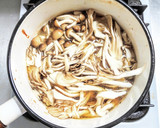 鳥肉とキノコの煮つけをとろろがけで作り方3写真