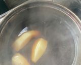 味染み鳥手羽と海老芋の老抽タレ煮作り方3写真