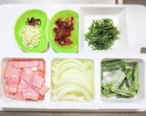 ベーコンの旨味と乾燥トマトの酸味でパスタ作り方1写真