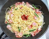 ベーコンの旨味と乾燥トマトの酸味でパスタ作り方5写真