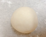 簡単成形2種類♪ソーセージロールパン作り方5写真