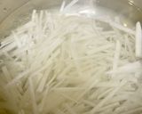 大根 人参 油揚げの味噌汁^^作り方5写真