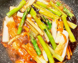 アスパラとちくわのピリ辛炒め作り方3写真