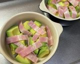 アボカドとベーコンのマヨチーズ焼き作り方1写真