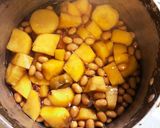 こっくり美味♡さつまいもと大豆の黒糖煮作り方4写真